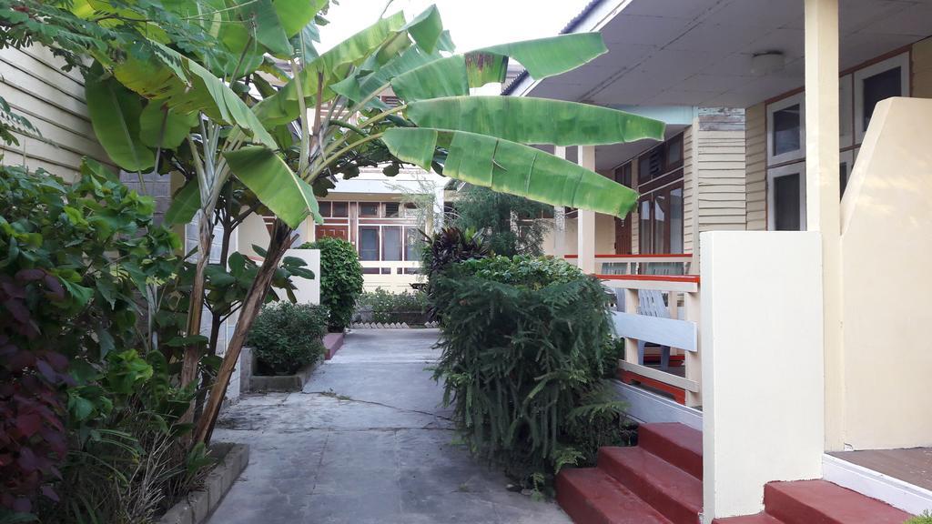 Primrose Hotel Няунг Шве Екстериор снимка
