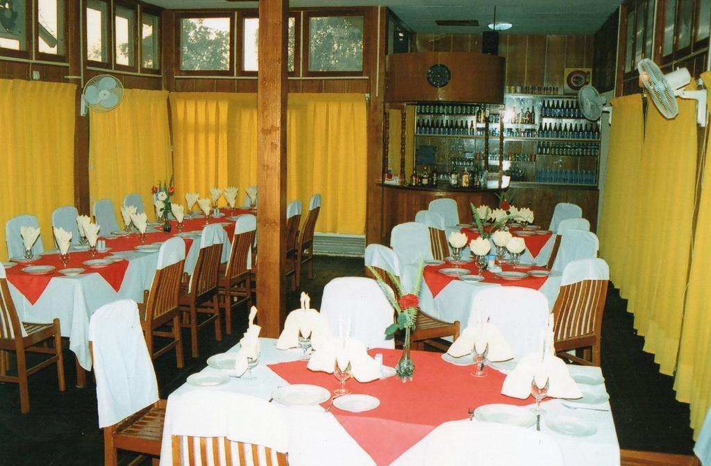 Primrose Hotel Няунг Шве Екстериор снимка
