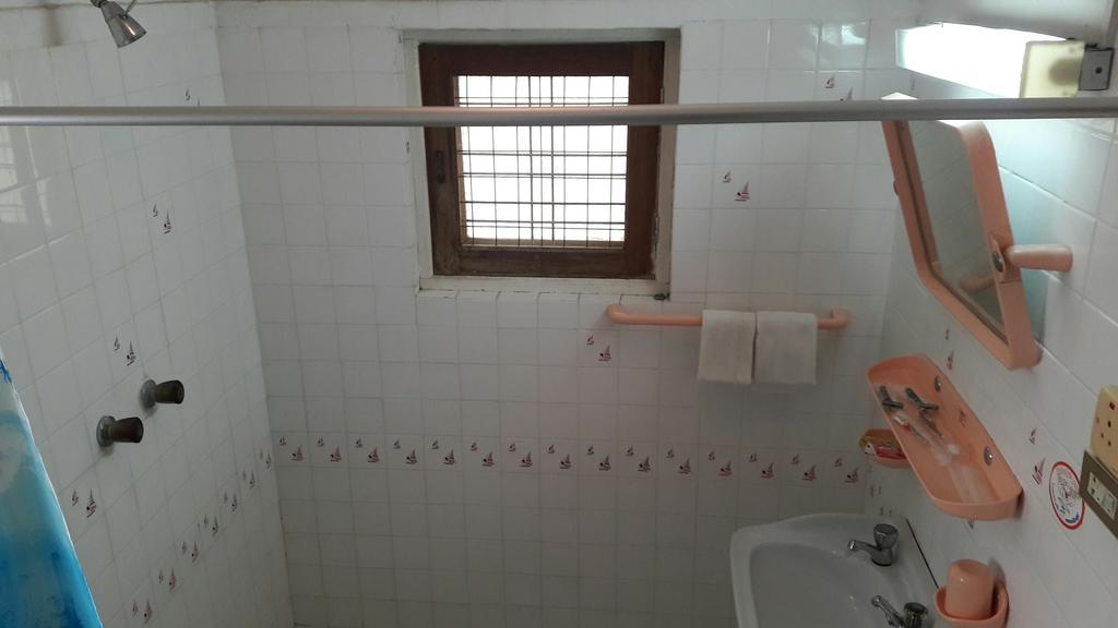 Primrose Hotel Няунг Шве Екстериор снимка