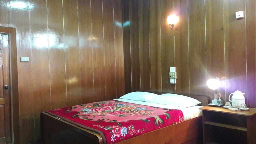 Primrose Hotel Няунг Шве Екстериор снимка