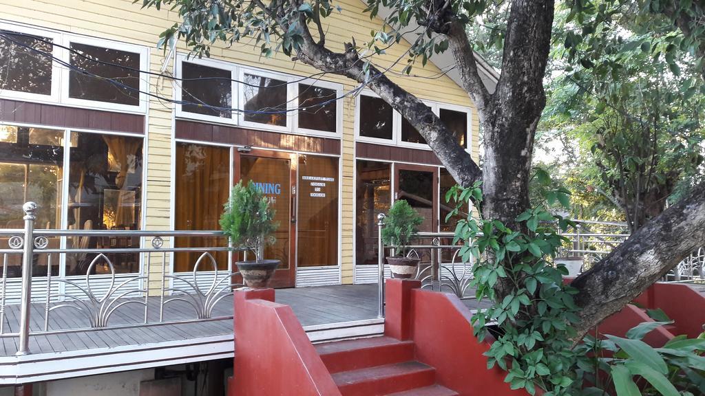 Primrose Hotel Няунг Шве Екстериор снимка