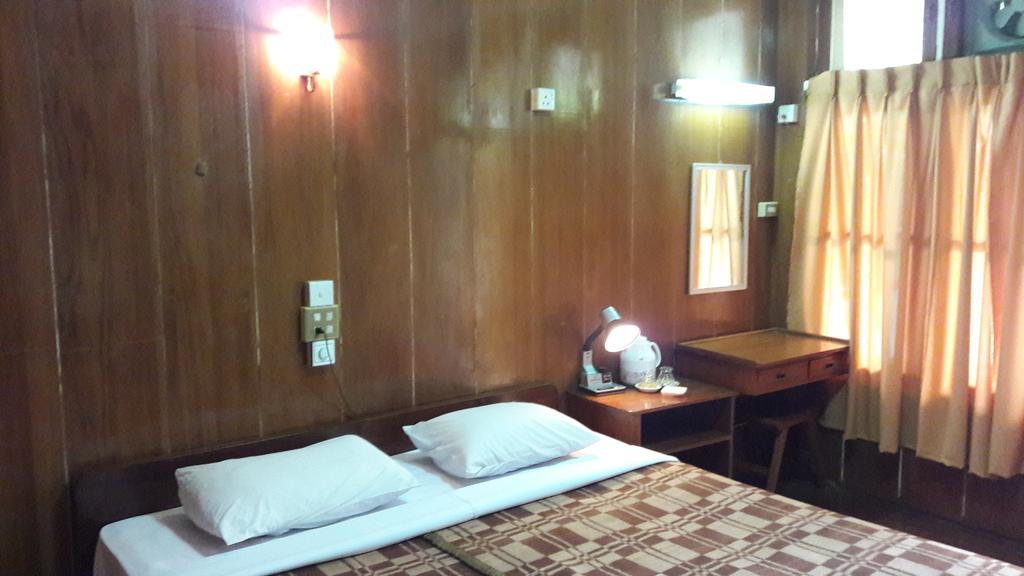 Primrose Hotel Няунг Шве Екстериор снимка