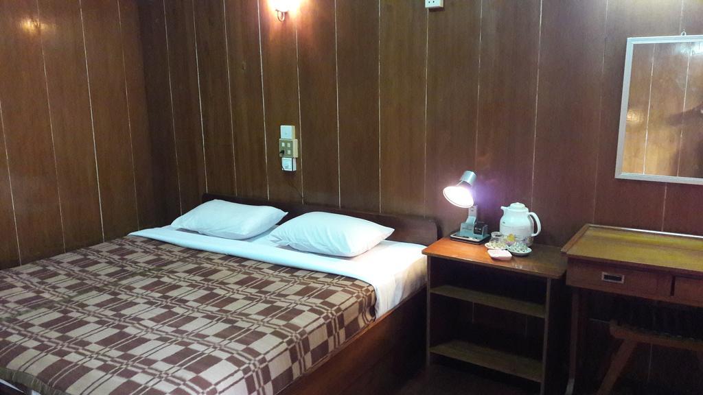 Primrose Hotel Няунг Шве Екстериор снимка