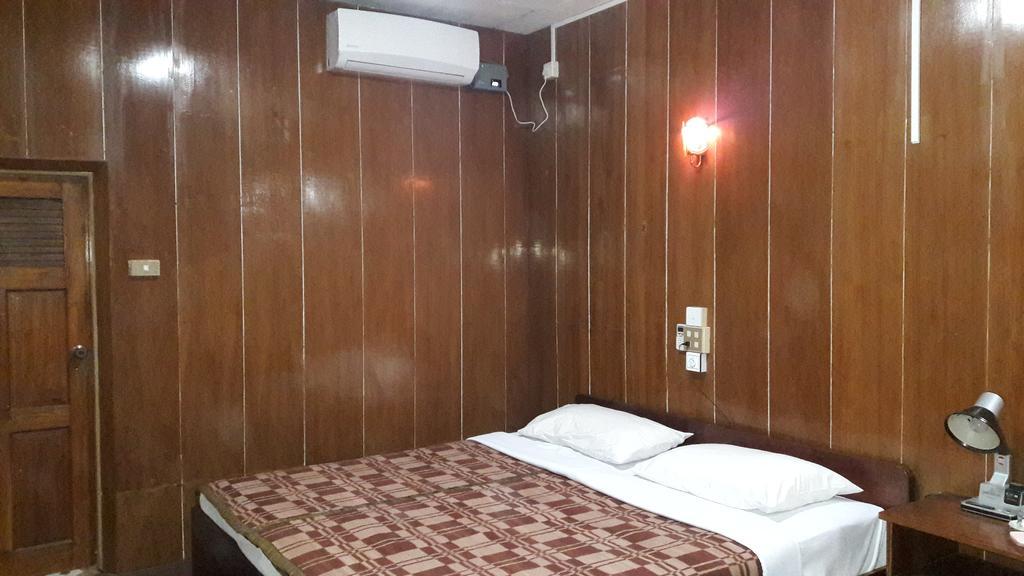 Primrose Hotel Няунг Шве Екстериор снимка